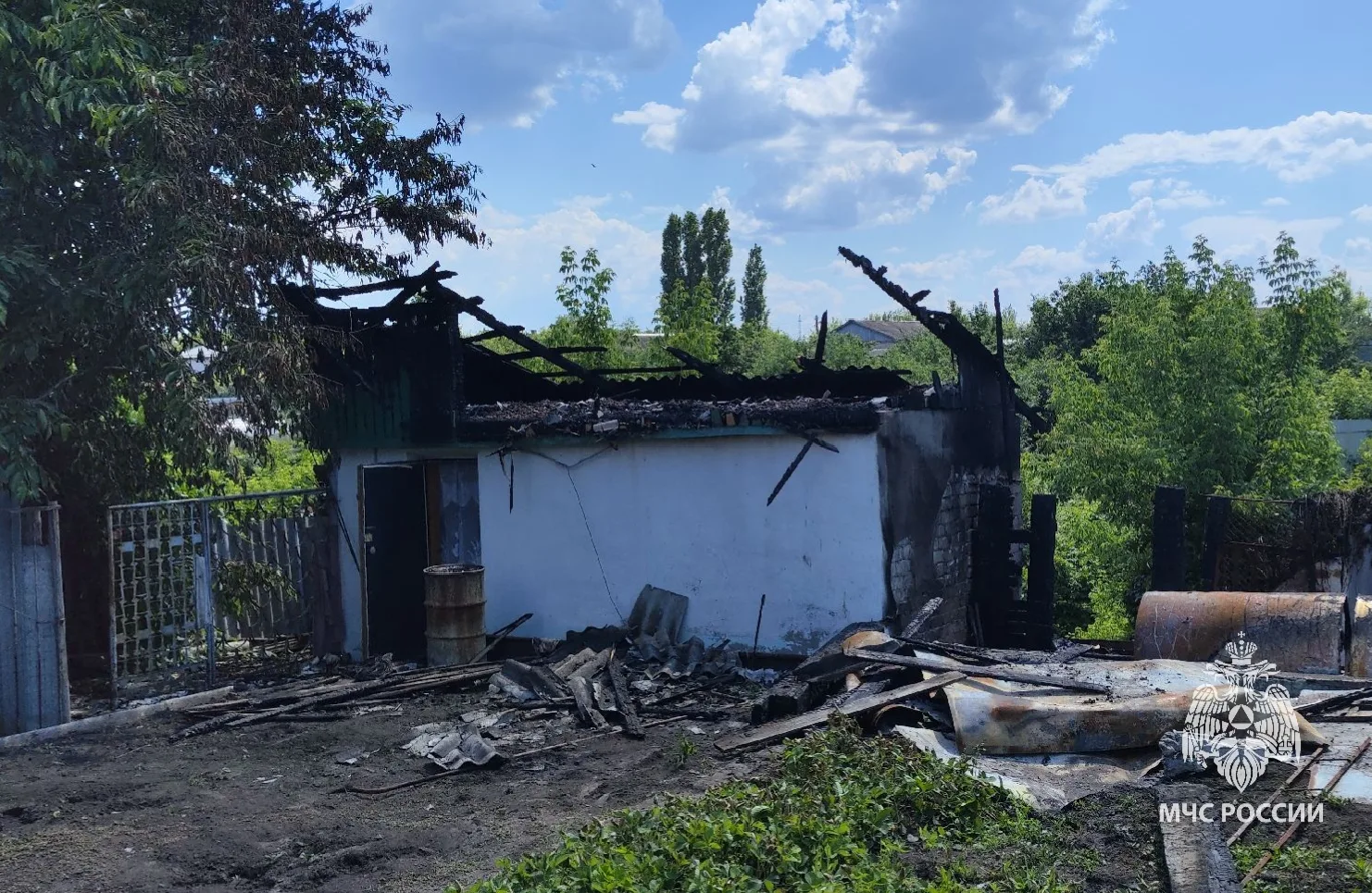 В Саратовской области за прошедшие сутки

произошло 15 пожаров, из них 10 раз горели мусор и сухая р