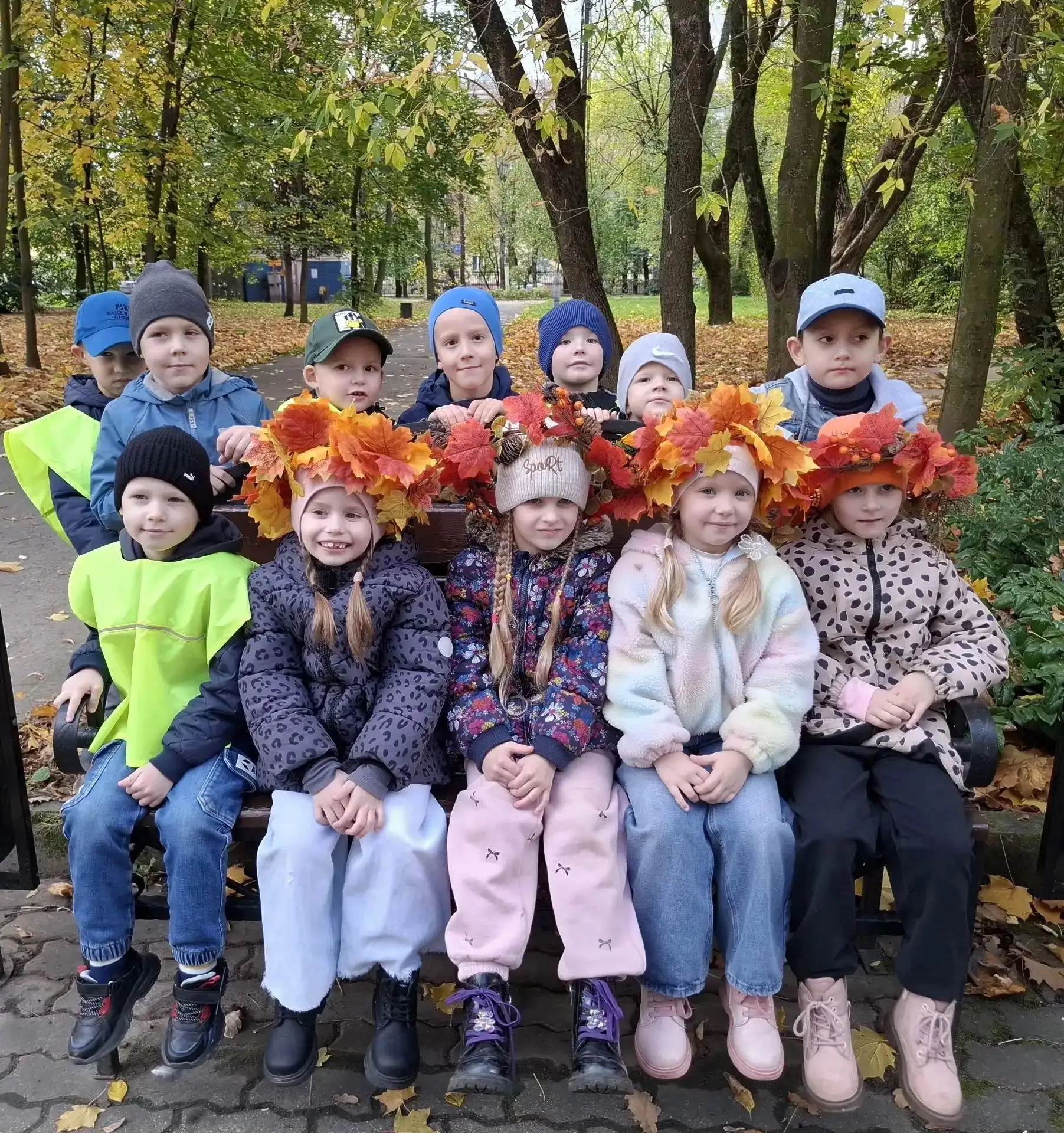 🍂 Воспитанники подготовительной группы 5 отправились в Комсомольский парк, чтобы понаб...