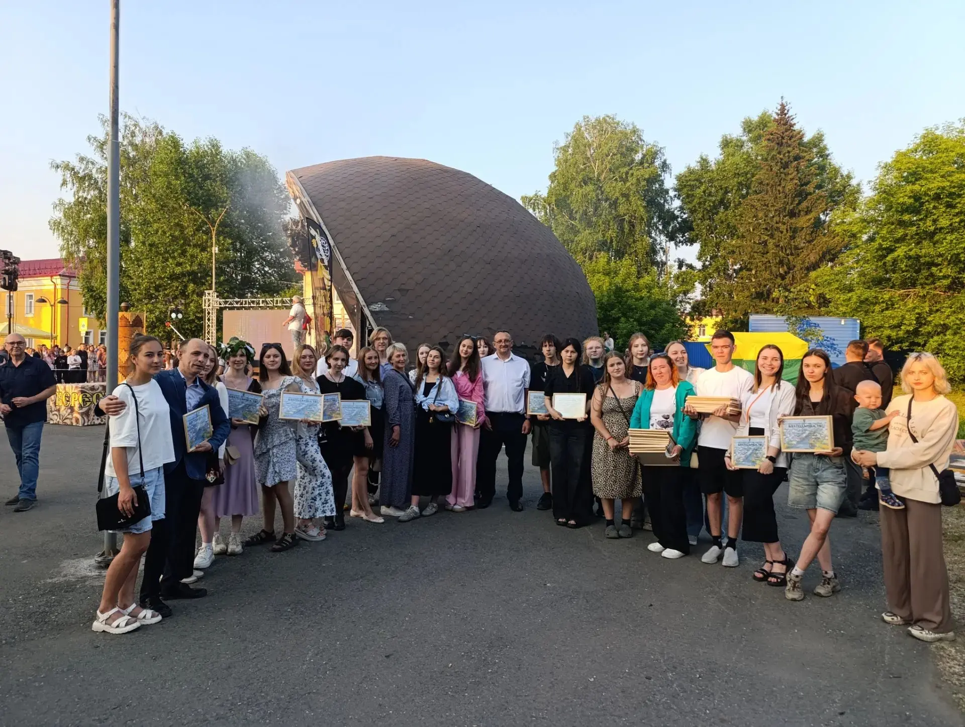 Награждение волонтеров в День города: вклад в благоустройство Асино

20 июня на Площади Праздников п