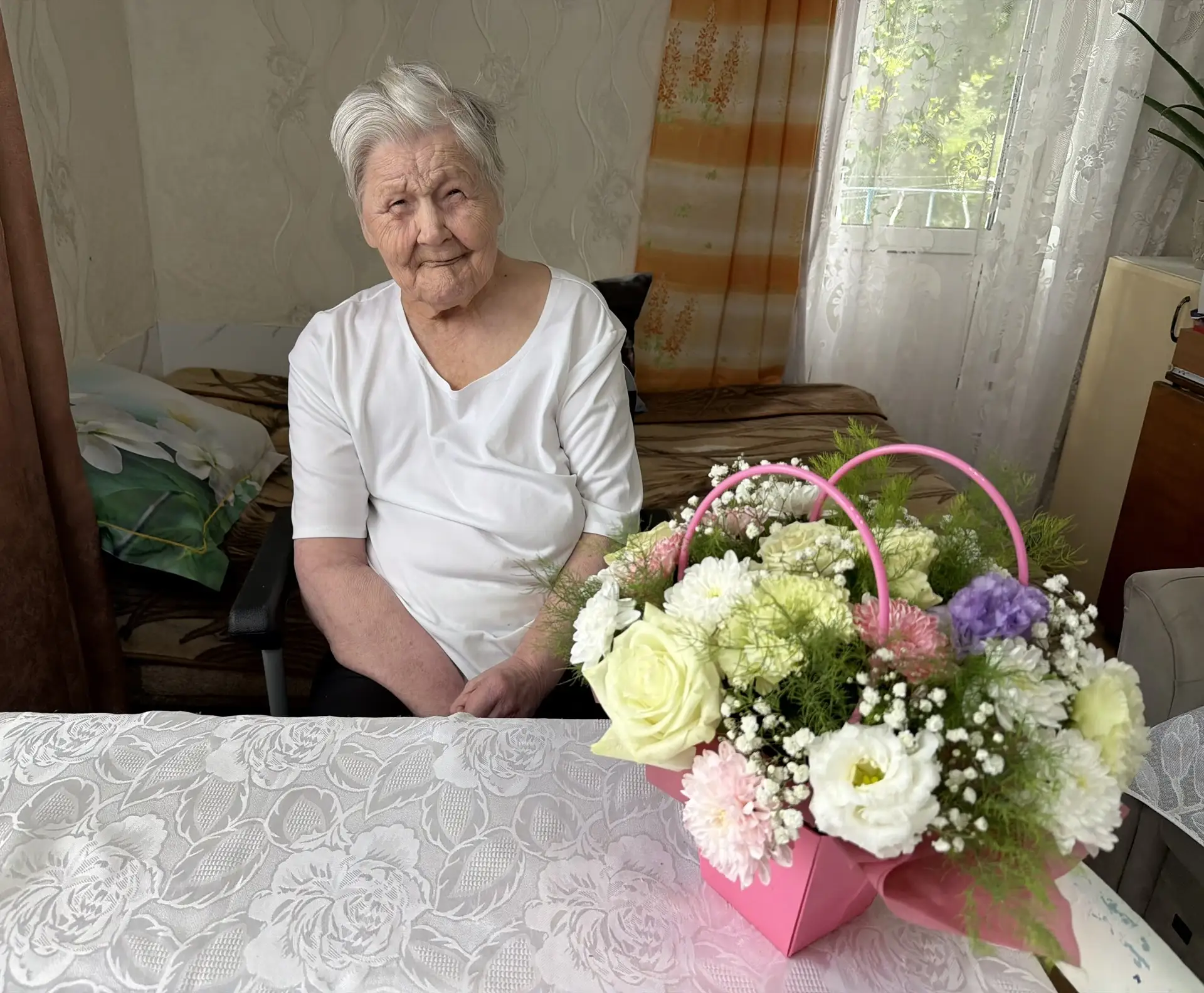 Поздравила с Днем рождения ветерана Великой Отечественной войны Майре-Нелли Степановну Буракову.

Пр