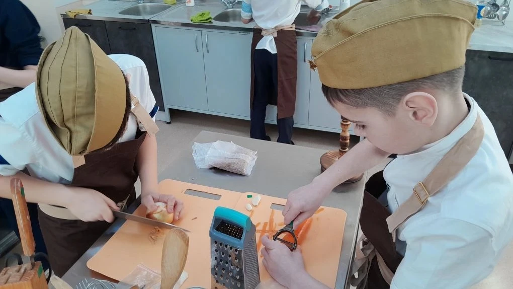 📣📣📣В рамках общешкольного мероприятия «Всегда есть место для подвига» ученики 5-х классов на уроках 