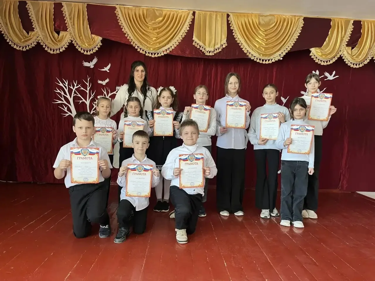 🕊️А память нам покоя не дает 🕊️

📚10 февраля в МБОУ СОШ №7 с .Марьины Колодцы прошёл школьный эта