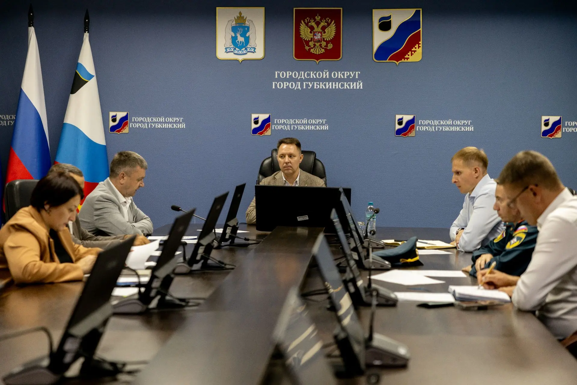 Провел заседание комиссии по предупреждению и ликвидации чрезвычайных ситуаций и обеспе...