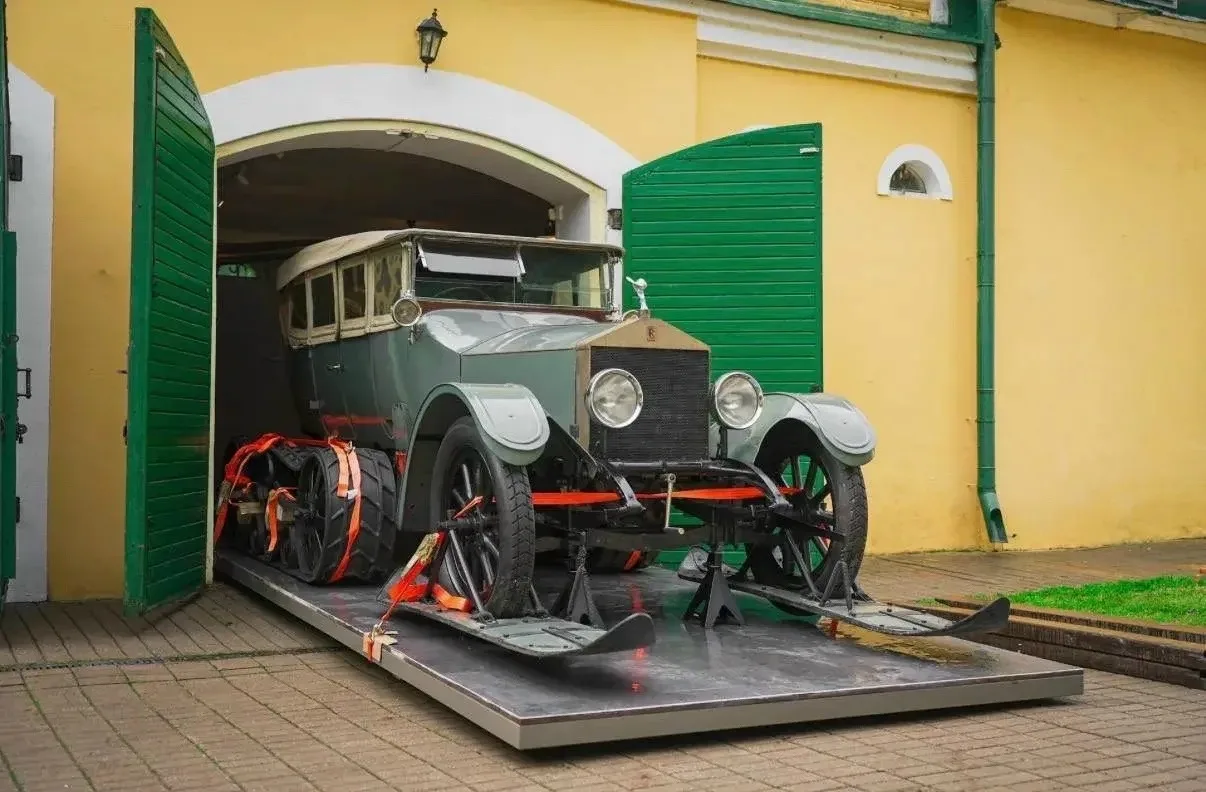 Уникальный Rolls-Royce впервые за 35 лет покинул музей в Ленинском округе