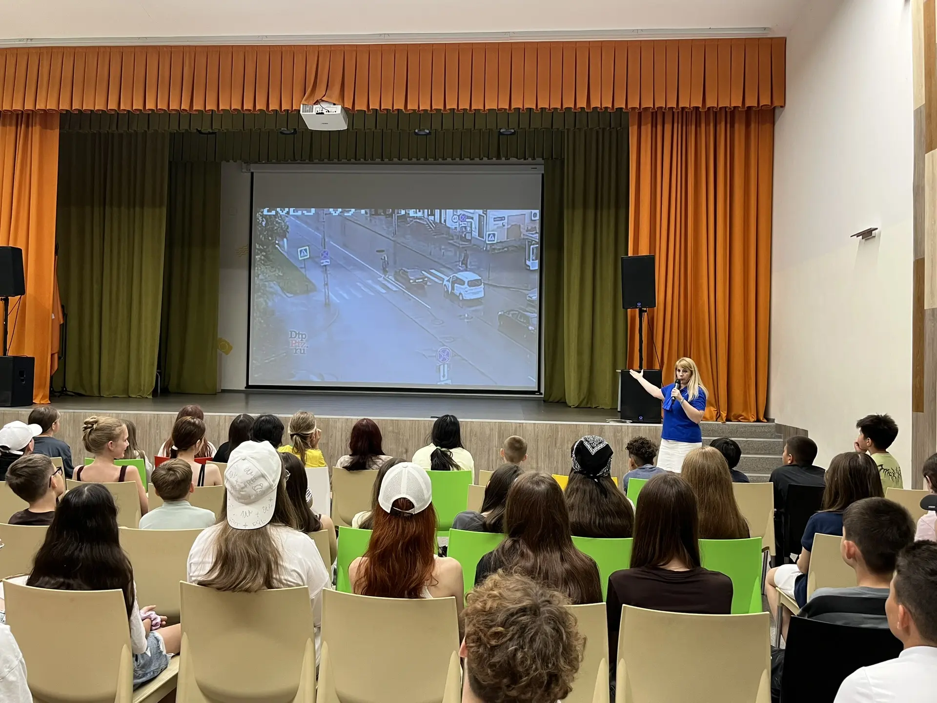 🚨🚦 Важная встреча в "Камском Артеке": Безопасность на дорогах – наш приоритет! 🚦🚨
