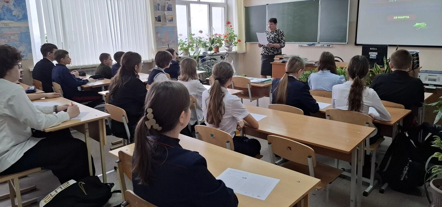 В рамках Года единства народов России учащиеся Крымской школы   приняли активное участие во Всеросси