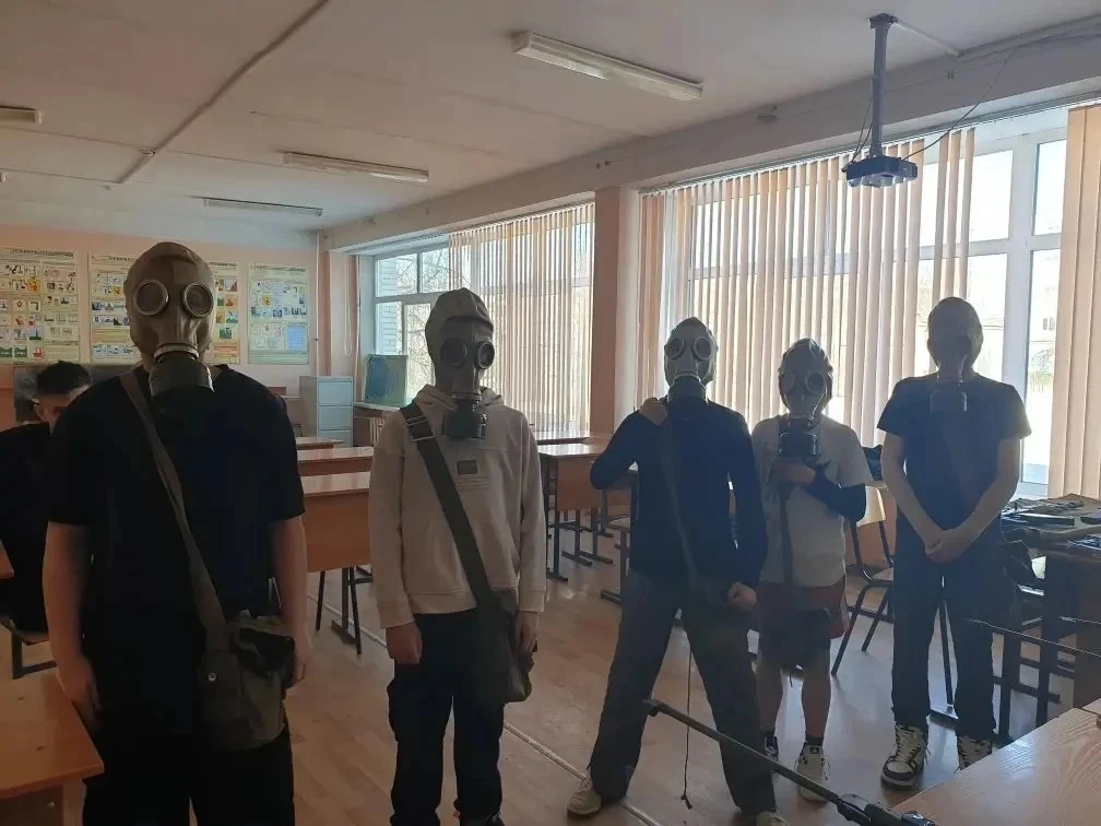 Сегодня в пришкольном лагере для ребят 5 и 6 классов стартовал отборочный этап военно-патриотической
