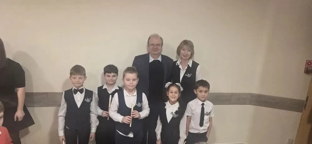 Вчера наш ансамбль свирели Соловушка отлично выступил на сцене Дома Музыки с оркестром! Играли Полов