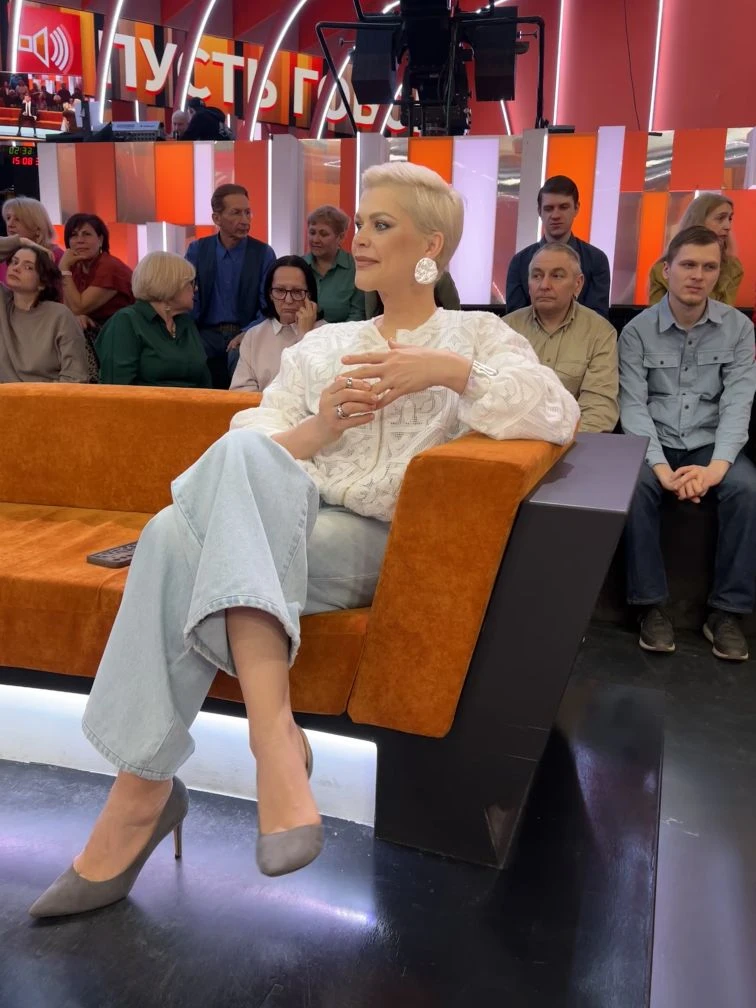 Так тепло вчера сходила   на съемки "к своим", до сих пор улыбаюсь и смакую приятное по...