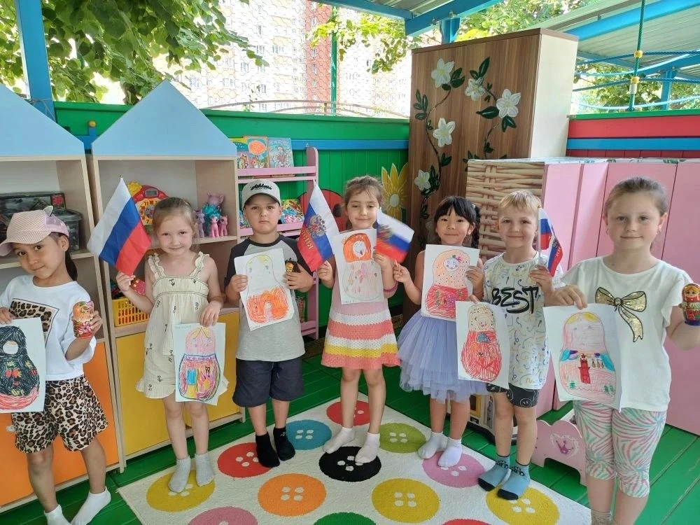 В преддверии Дня России в группе казачьей направленности  прошло творческое занятие.  Дошкольники по