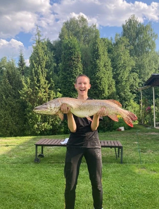 Щука на 9,5 кило — на блесну из ложки 🎣
