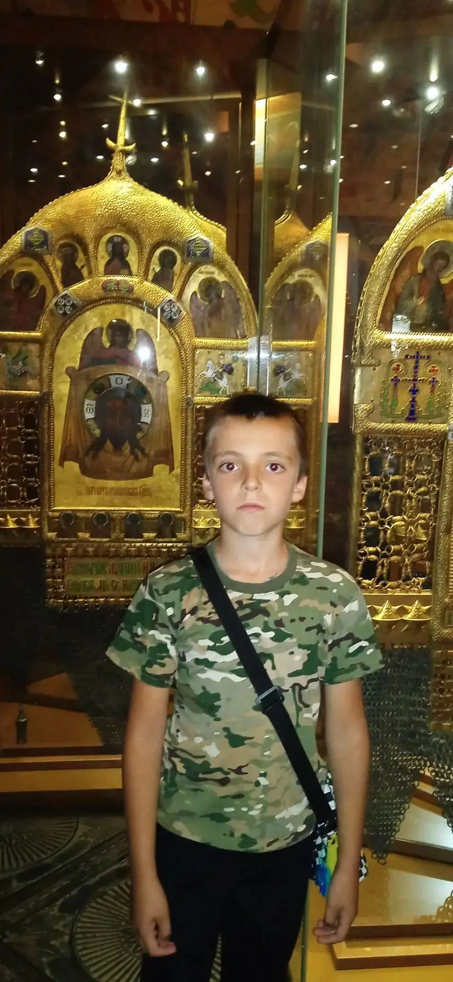 Леонов Денис