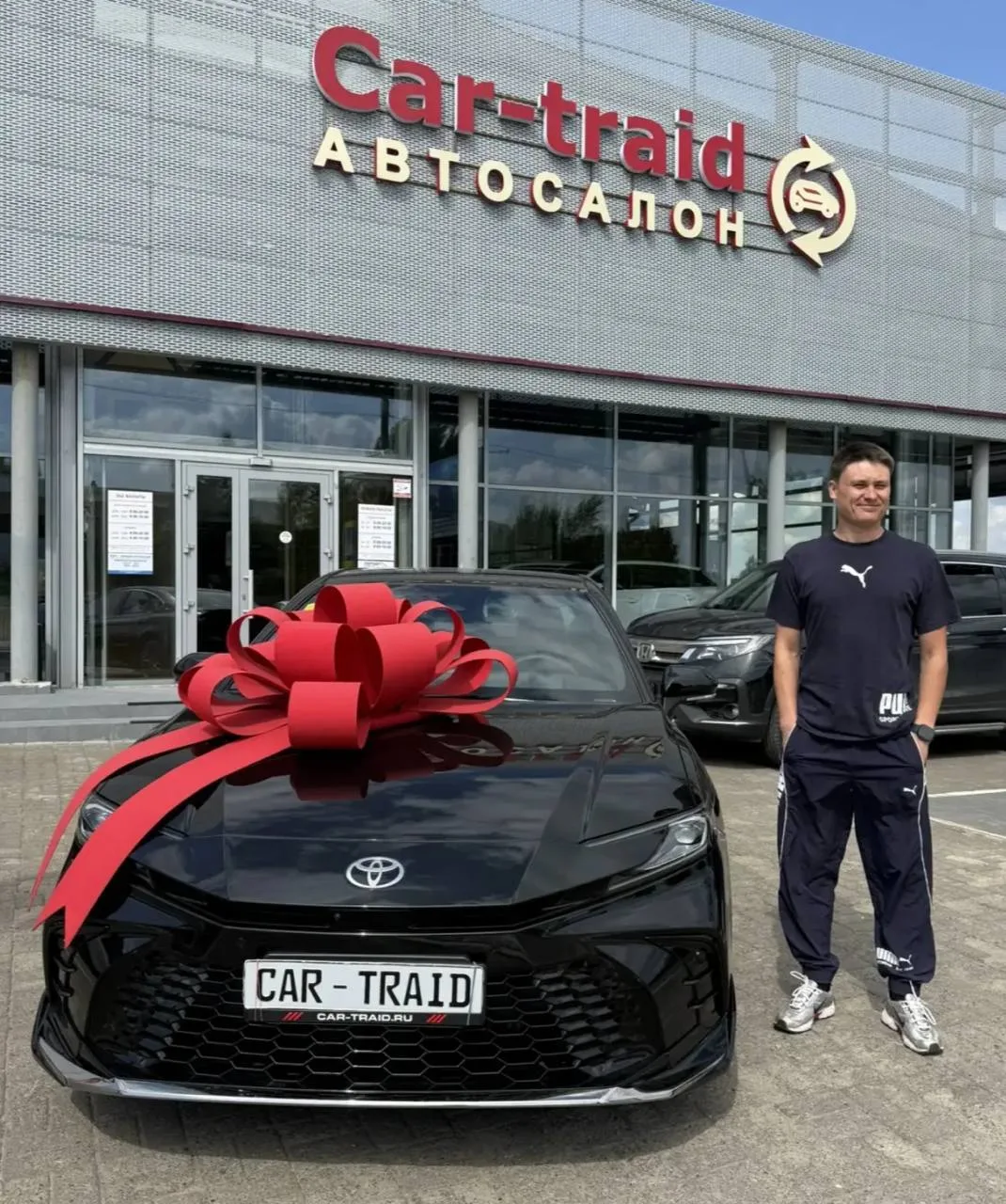 🚗 Выдача Toyota Camry, Audi Q3 и Lada Largus. Поздравляем с покупкой!