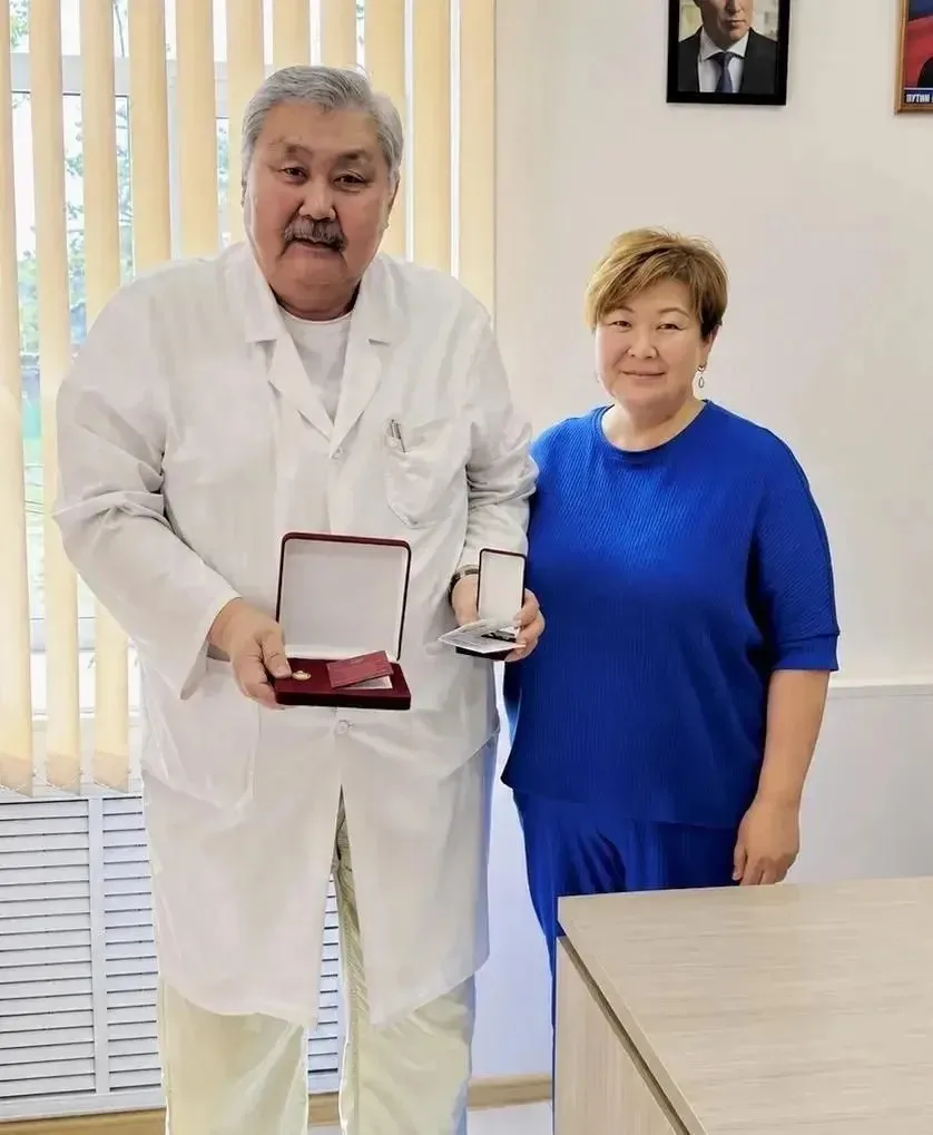 👨‍⚕️ Рентгенолог Заиграевской ЦРБ стал заслуженным врачом Бурятии