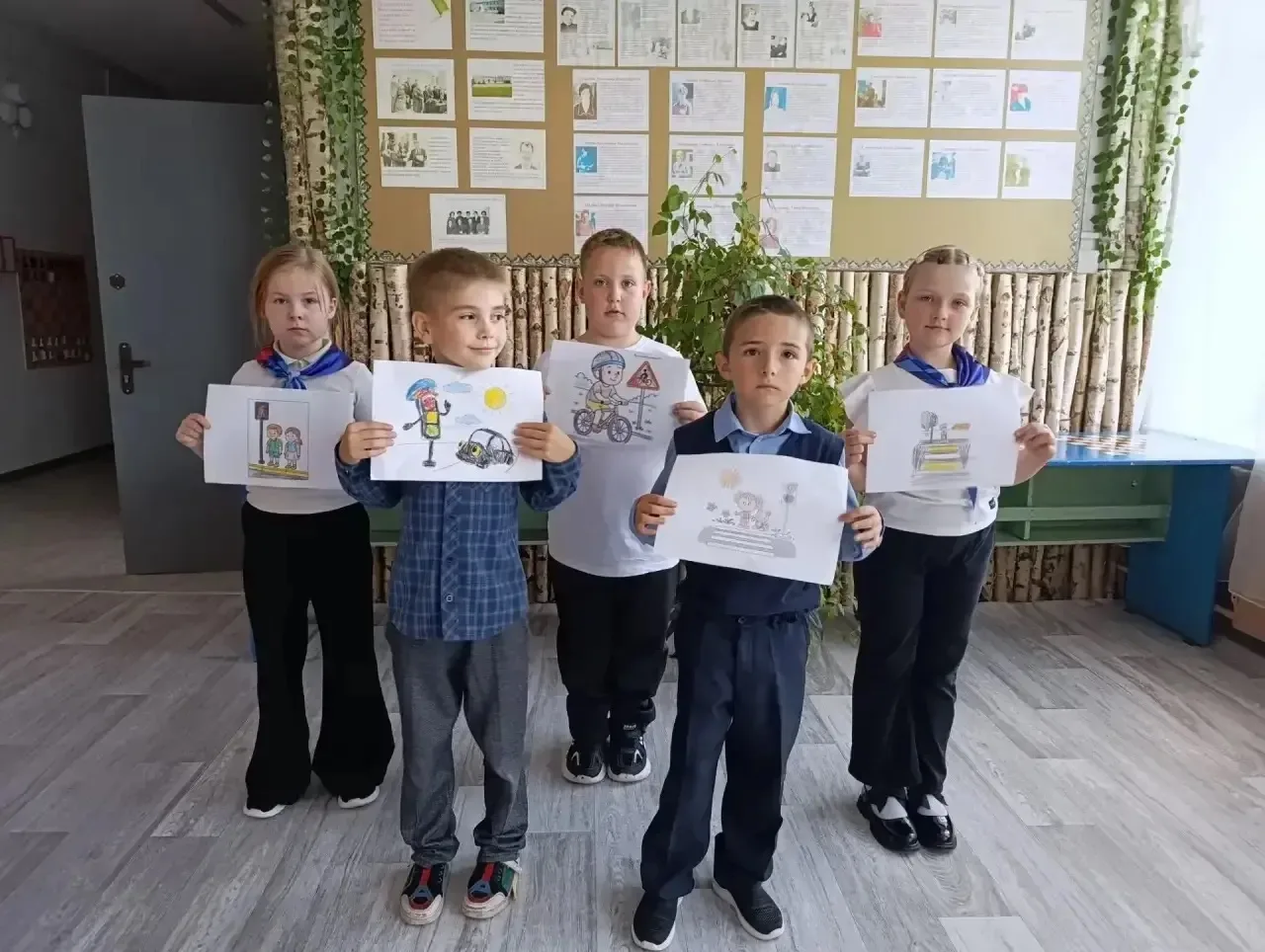 В МБОУ "Паньковская ООШ" прошёл конкурс рисунков по ПДД «Внимание, дети!» в рамках меся...