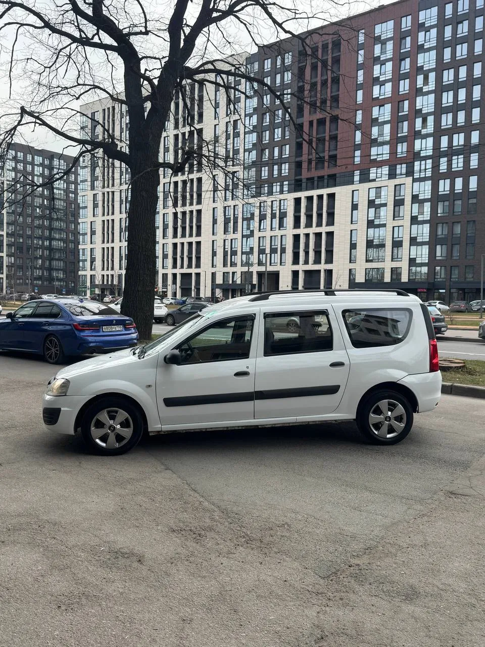 LADA LARGUS 7 мест люкс  ▪️ Год выпуска — 2019 ▪️ 1.6 | механика | 87 лс ▪️ 173 тысяч пробег  ▪️ 7 м