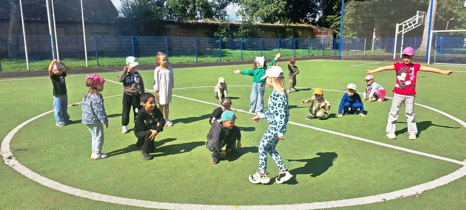Лето, солнце, дружба - вот что детям нужно! ☀️