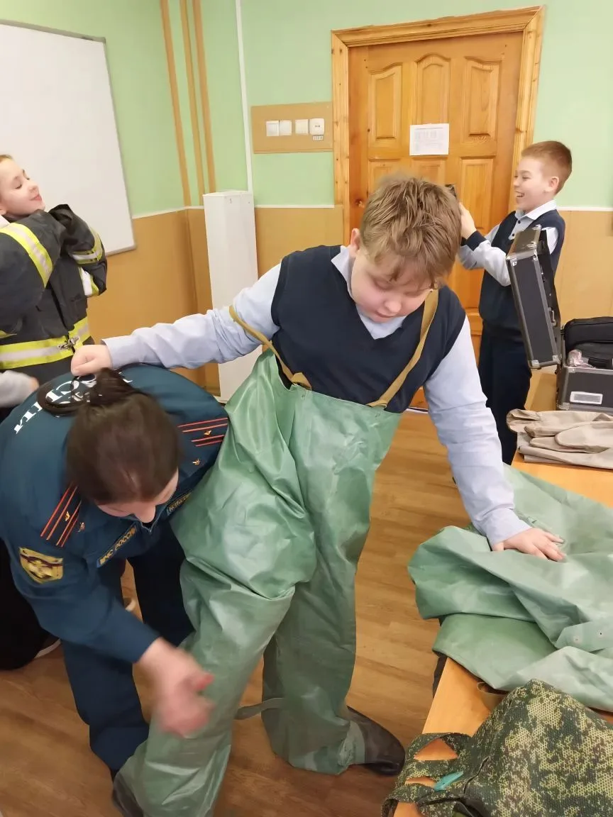 🚒 Огненный репортаж из пожарной части №4: как 5Б узнал тайны профессии дознавателя МЧС!  🔥 Когда на 