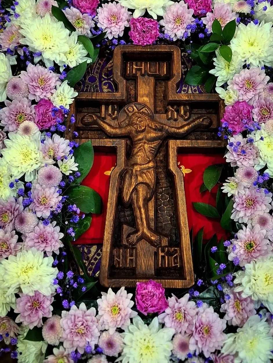 С ПРАЗДНИКОМ ВСЕМИРНОГО ВОЗДВИЖЕНИЯ ЧЕСТНАГО И ЖИВОТВОРЯЩЕГО КРЕСТА ГОСПОДНЯ☦