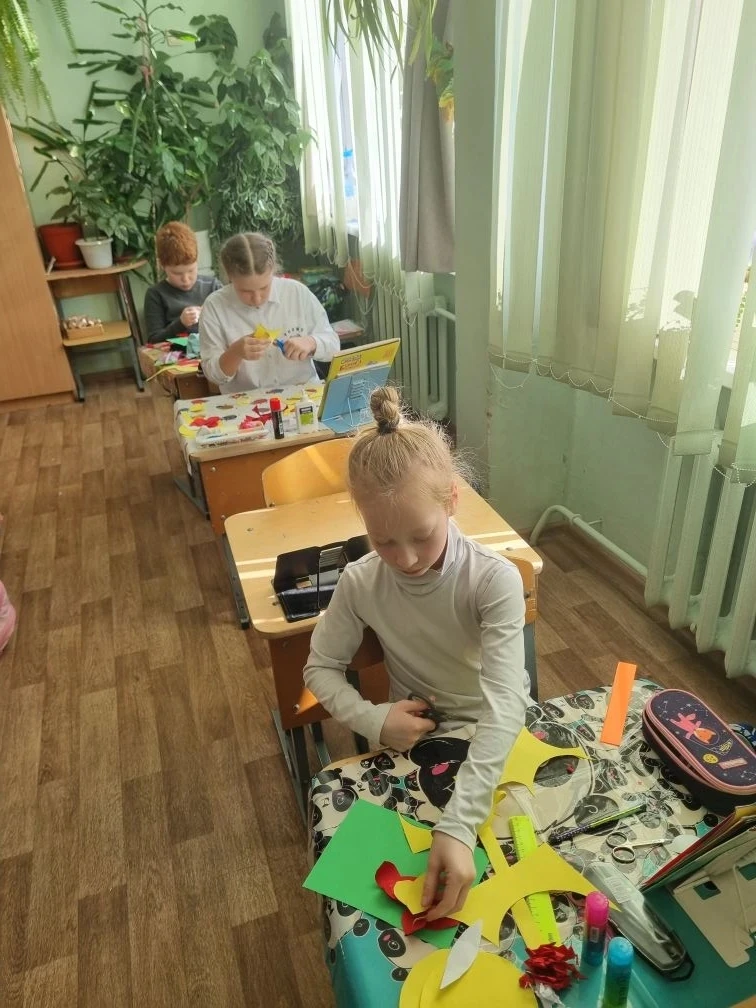 🌸 Маленькие мастера — любимым мамам! 🌸  В преддверии самого нежного праздника весны в нашем 2 «А» кл