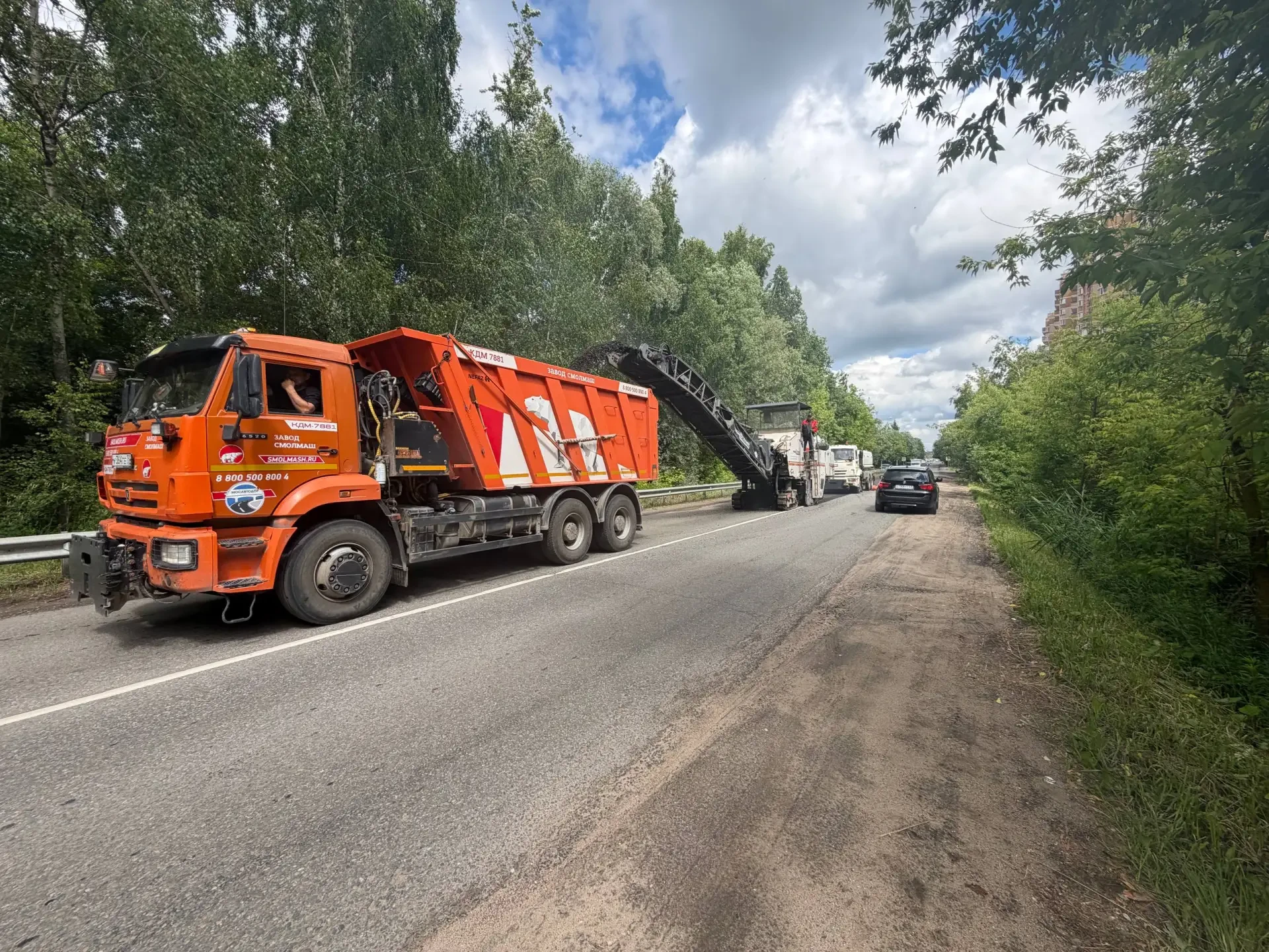 Запахло свежим асфальтом: на Новом шоссе в Долгопрудном начали менять покрытие

⛏В Долгопрудном стар