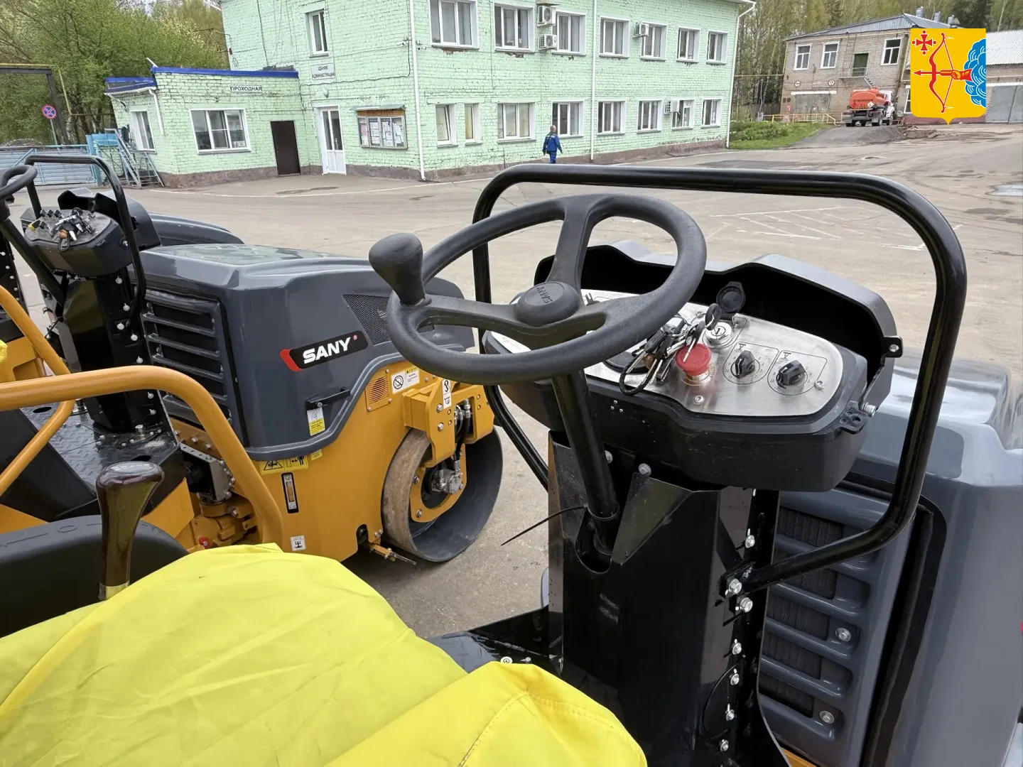 🚜Для ремонта дорог в Кировской области закупили семь новых катков Suny SZR30C‑8. Их получило областн