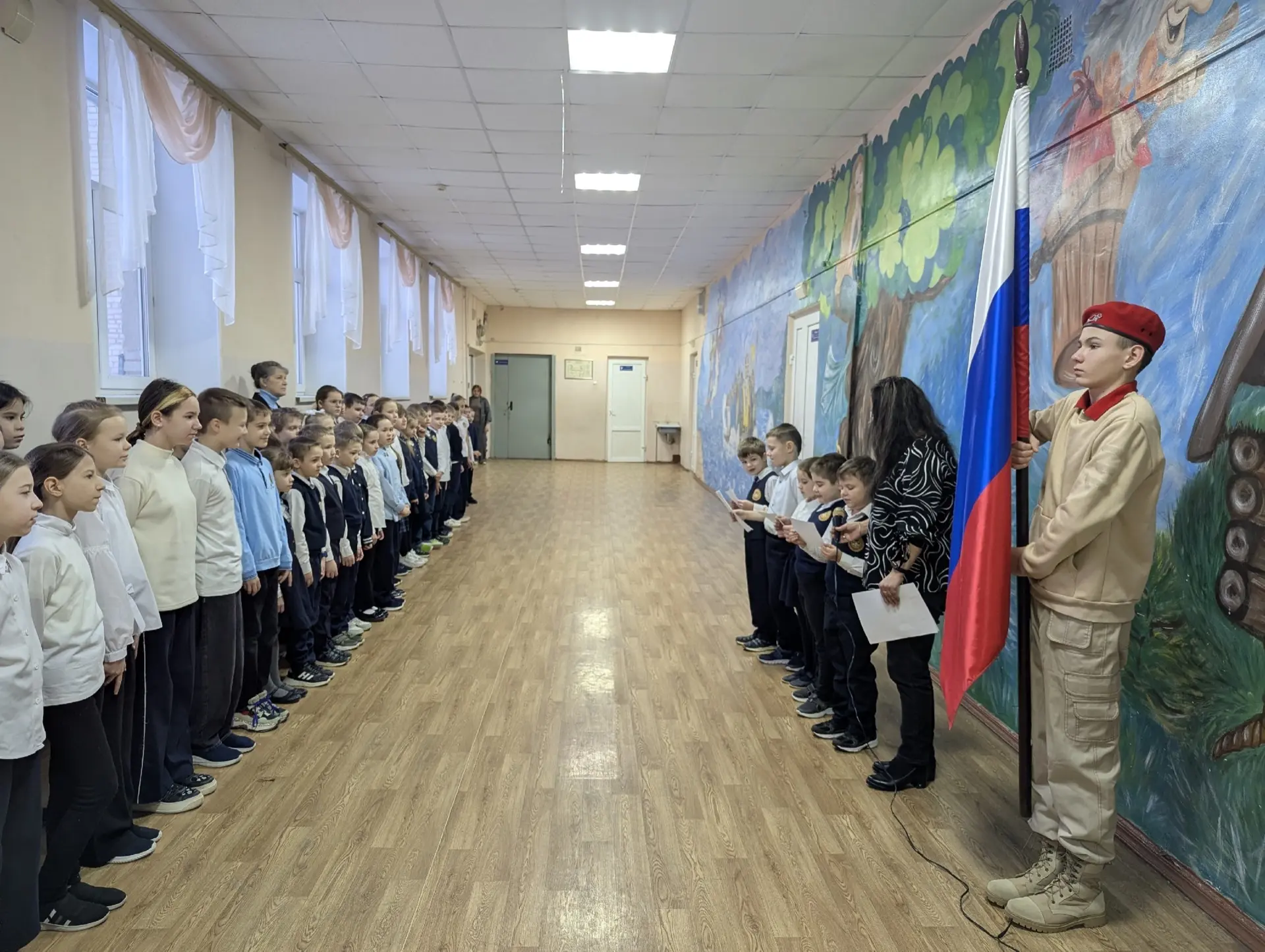 🇷🇺Линейки по понедельникам🇷🇺
Выступали обучающиеся 1 класса с рассказом о героях СВО.
#МБОУСОШN5