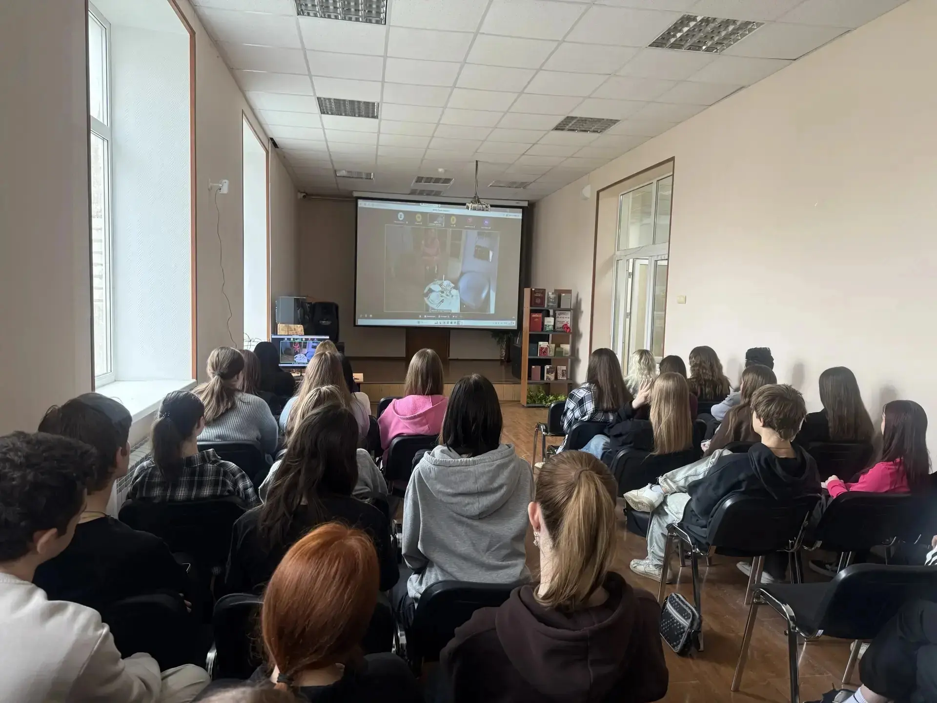 🍽 Сервировка с душой: мастер-класс от профессионалов индустрии! 29 апреля студенты групп 1741 и 1752