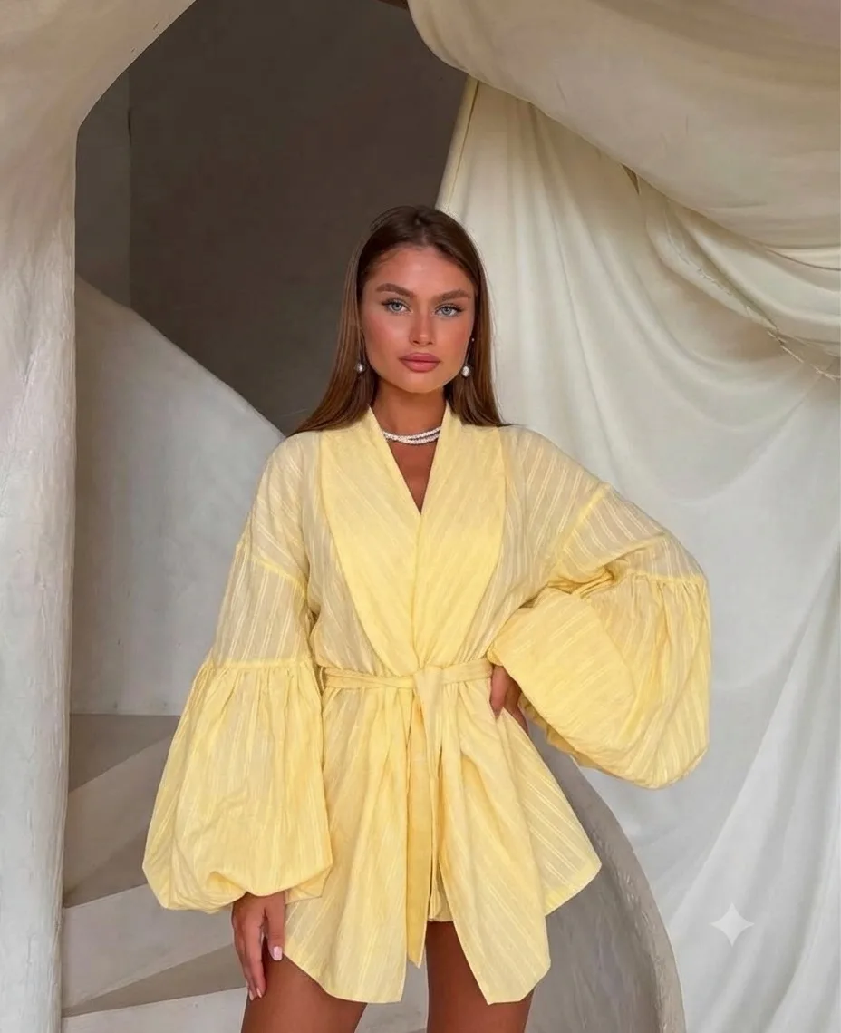 ✨New collection ✨

Элегантный и воздушный комплект с эффектными объемными рукавами и поясом, который