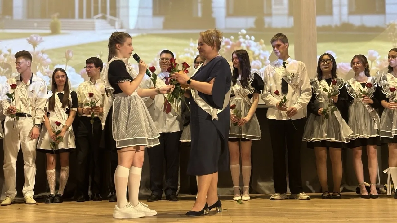Последний звонок: праздник прощания со школьной порой  📌Сегодня в стенах нашей школы состоялось поис