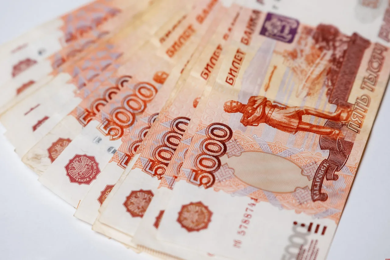 💰 Выплату в 100 тысяч рублей смогут получать переучившиеся на педагогов специалисты