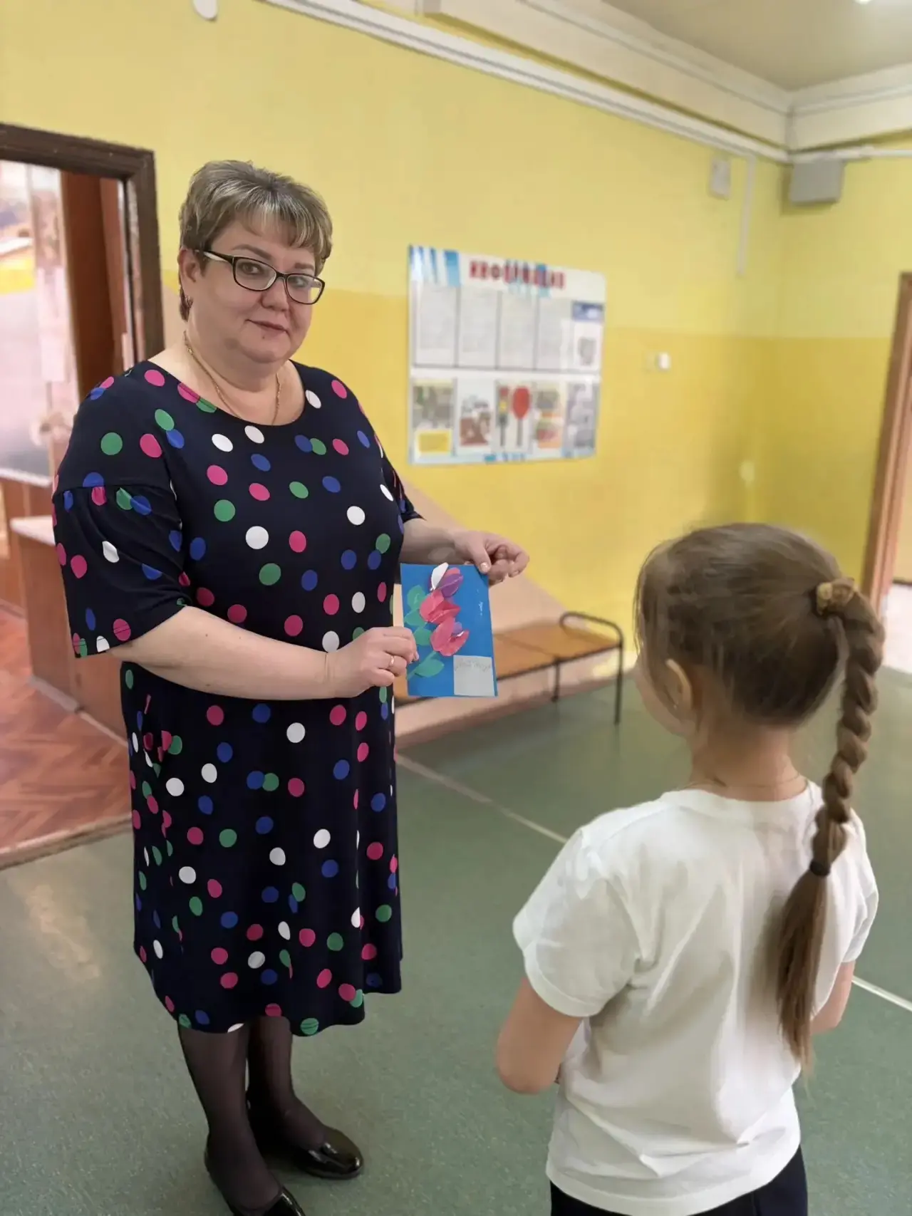 Орлята России организовали мастер-класс к 1 мая 🌷✂️ В преддверии 1 мая Орлята России провели творчес