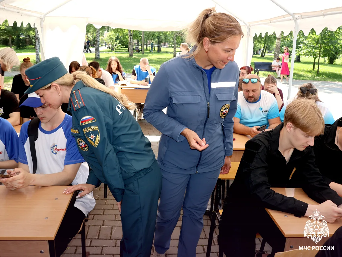 👩‍👩‍👧‍👦В Томске прошли Открытые региональные соревнования по первой помощи и психологической под