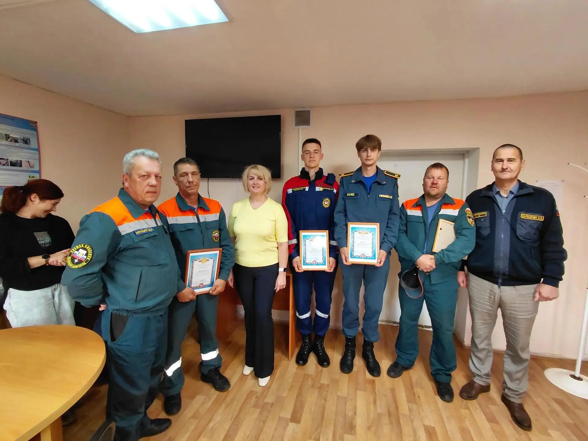 Сегодня в МКУ «Управление по делам ГО и ЧС Великого Новгорода» в присутствии заместител...