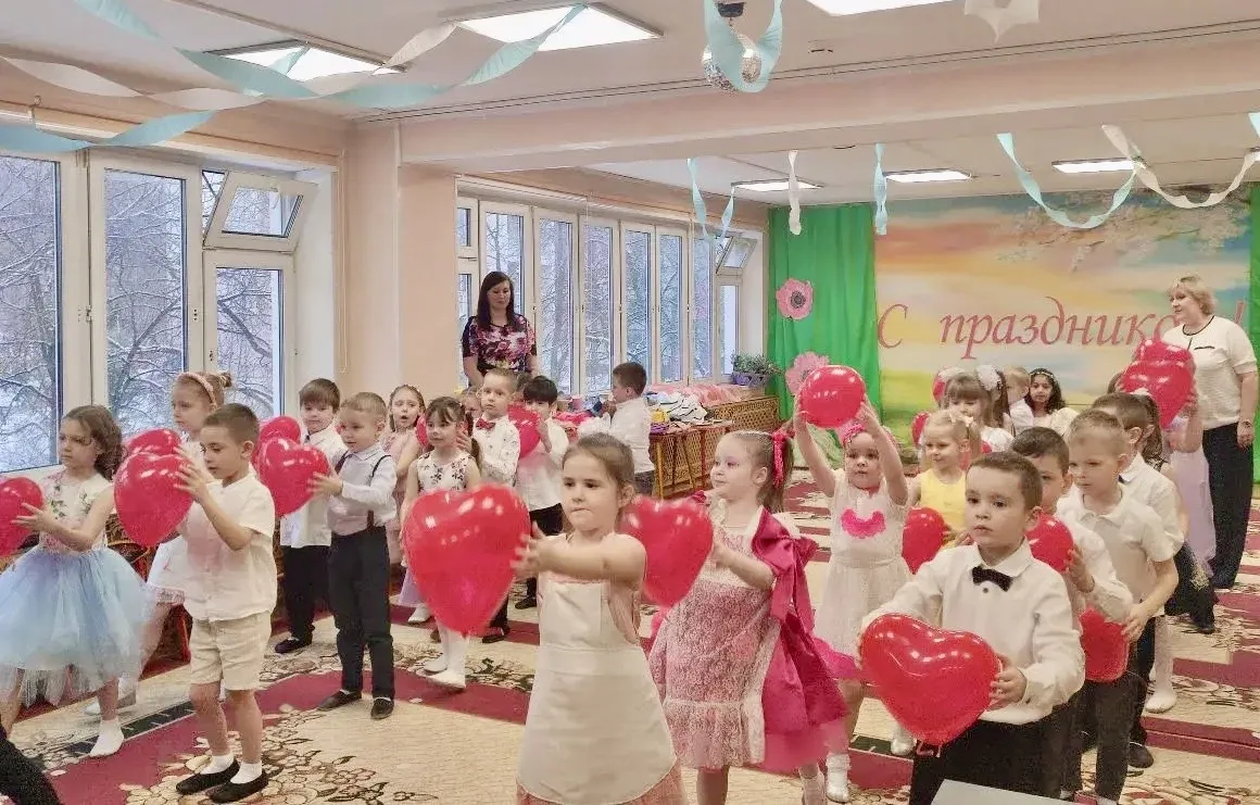 🌷 Весенние поздравления для самых любимых.  В преддверии Международного женского дня в наших детских
