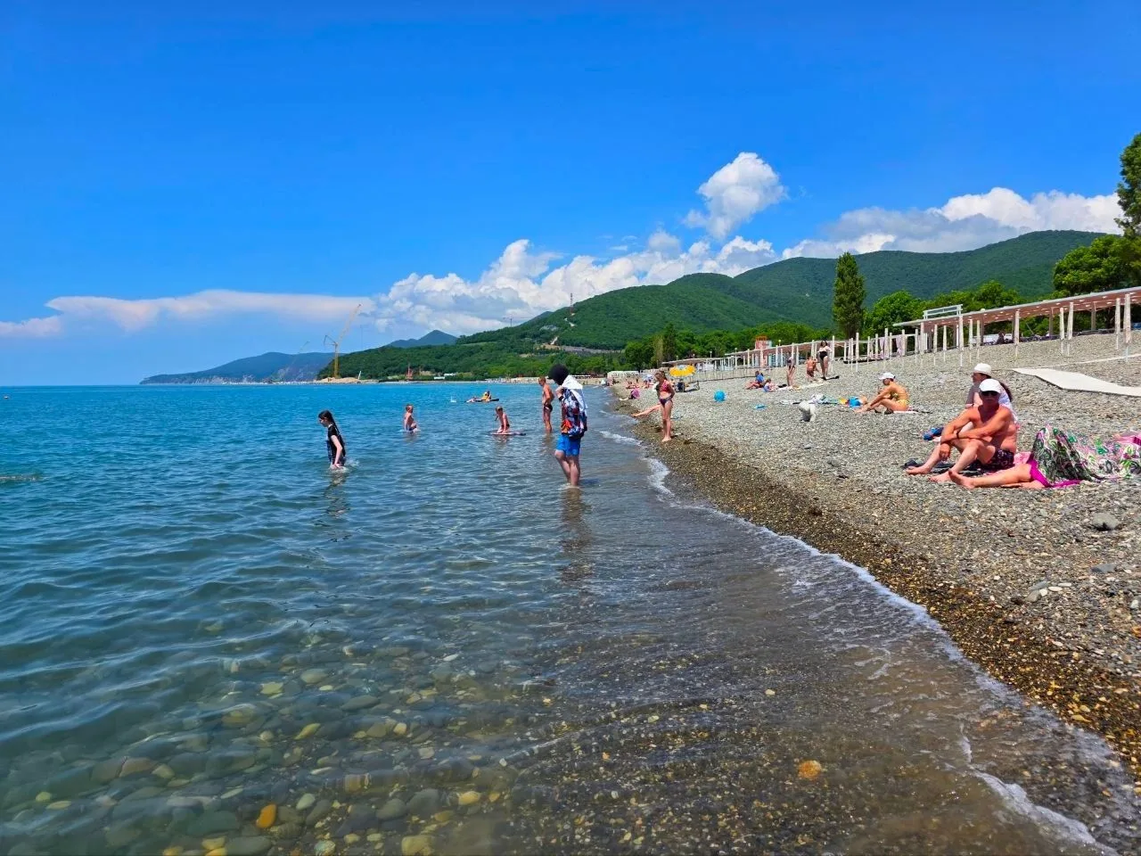 😘 Чудесный пляж Криницы сегодня. Открытое море и хрустальная вода.
 Жизнь на море