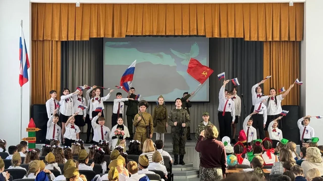 Сегодня в нашей школе царила особая атмосфера! Ученики 2-х и 6-х классов блестяще выступили на ежего