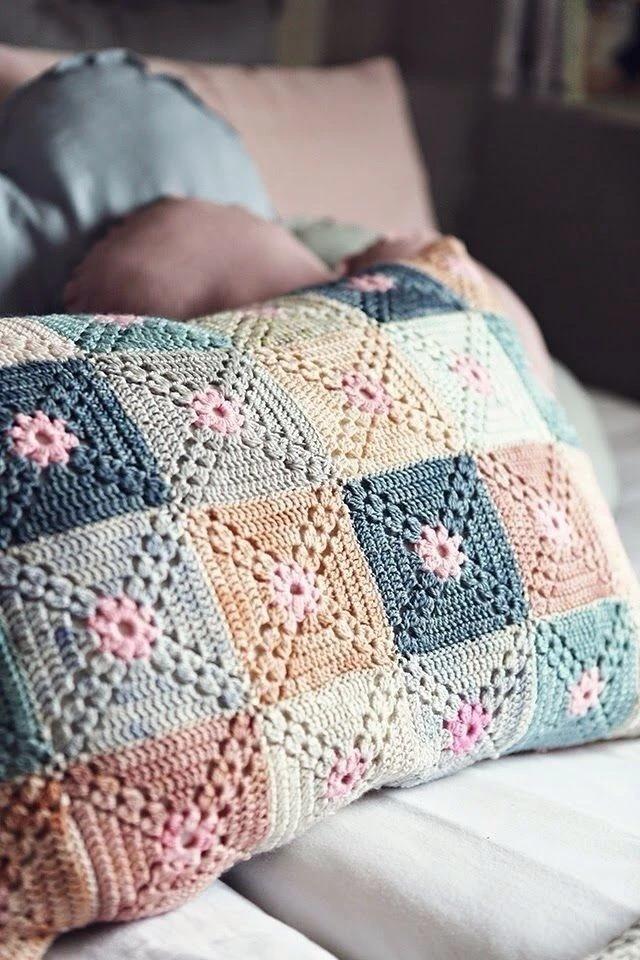 Подушка из мотивов крючком


ВЯЗАНИЕ МК 🧶