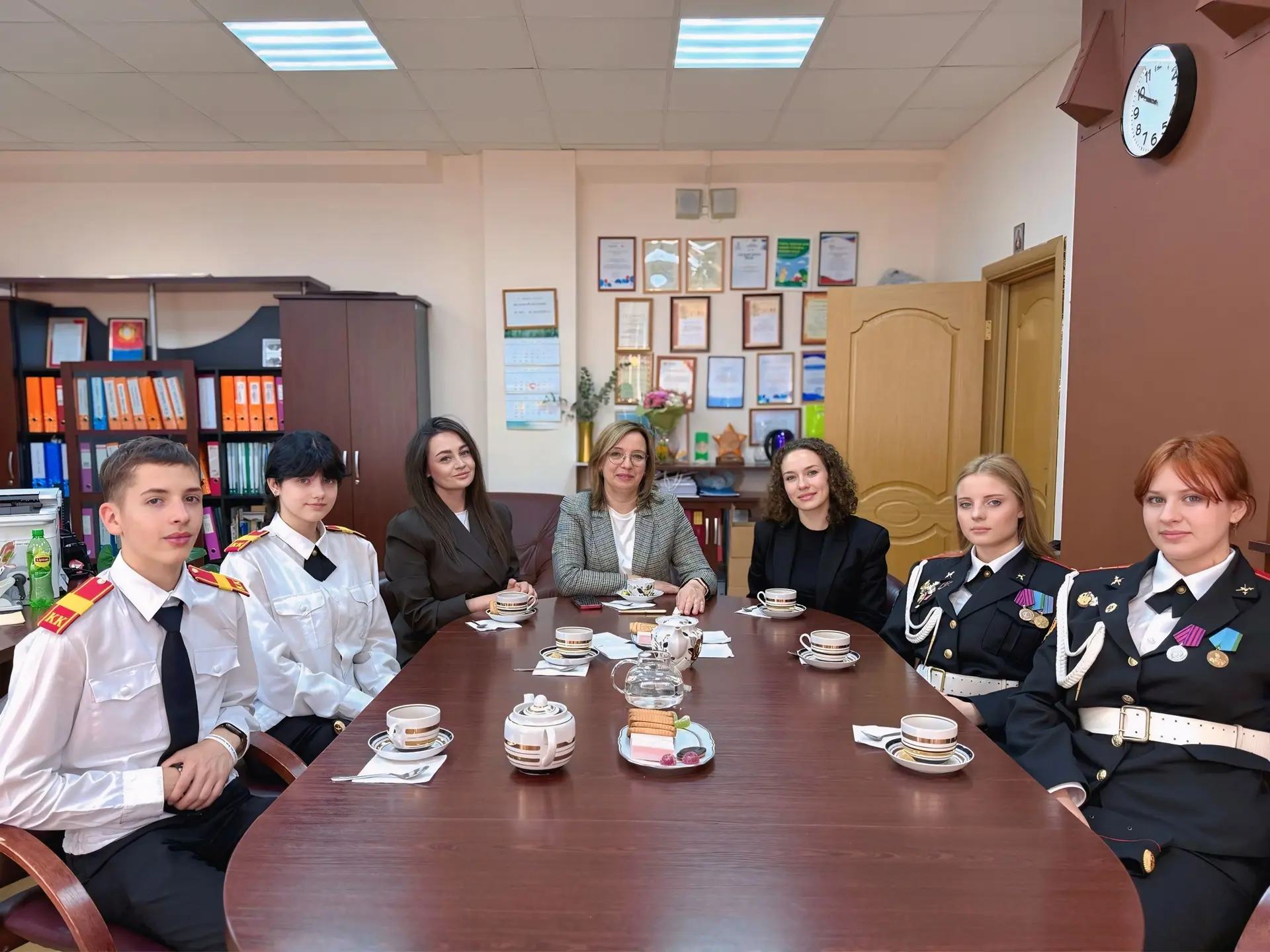 Торжественная точка: последний в этом году «Завтрак с директором» 🎓🍽️  Сегодня прошёл заключительный