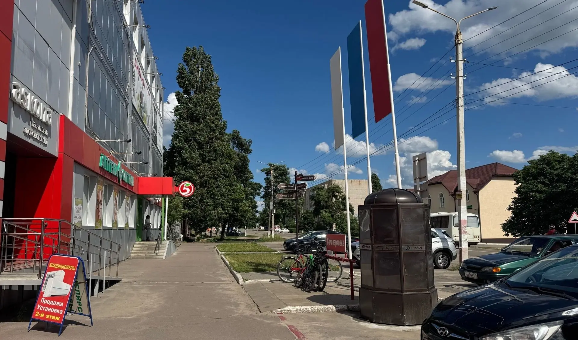 В Борисоглебске установили новые афишные тумбы

Для городских афиш в городе оборудовали пять специал