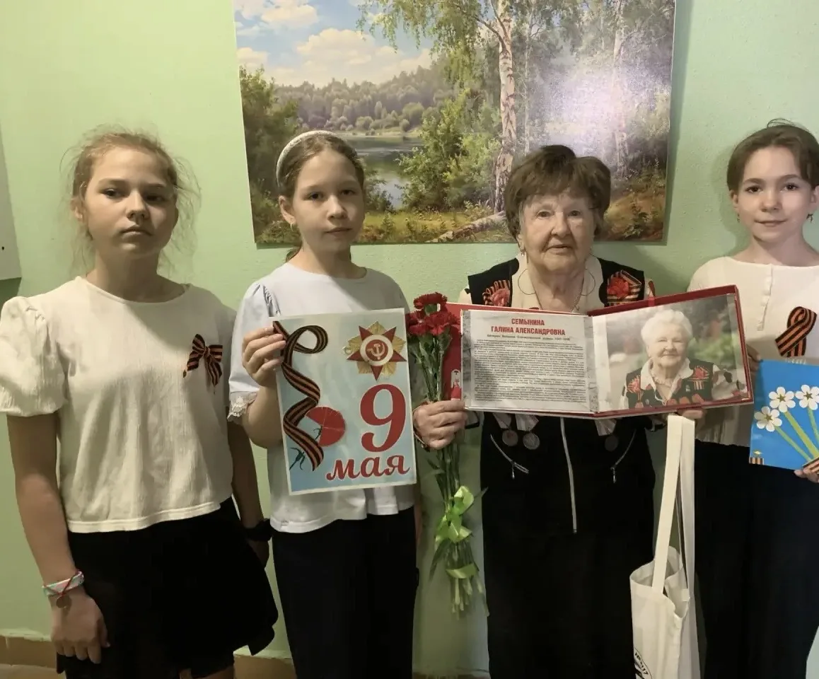 🎖️Поздравляем наших Героев  В преддверии праздника наши ученики поздравляли Ветеранов Великой Отечес