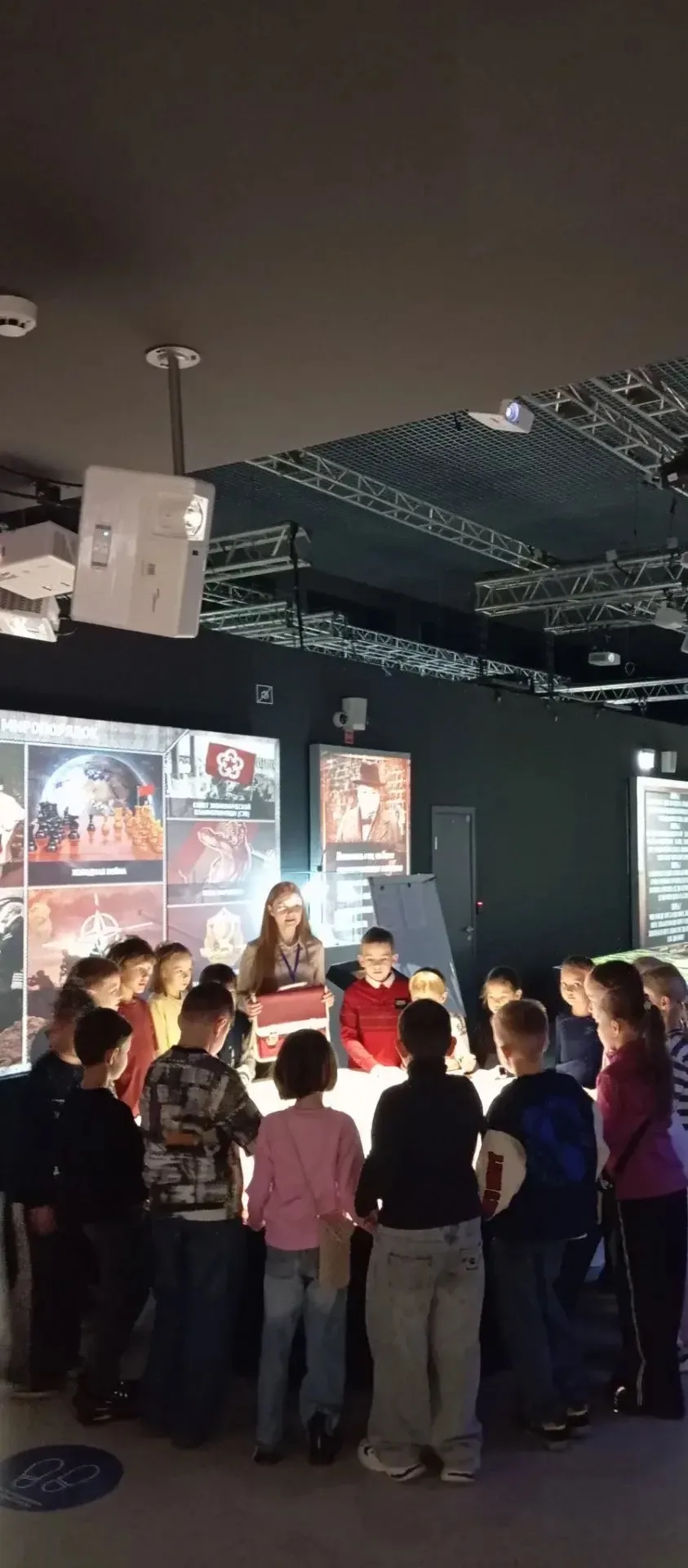 🎒 Тайна старого ранца: как 2 «А» класс перенёсся в прошлое!