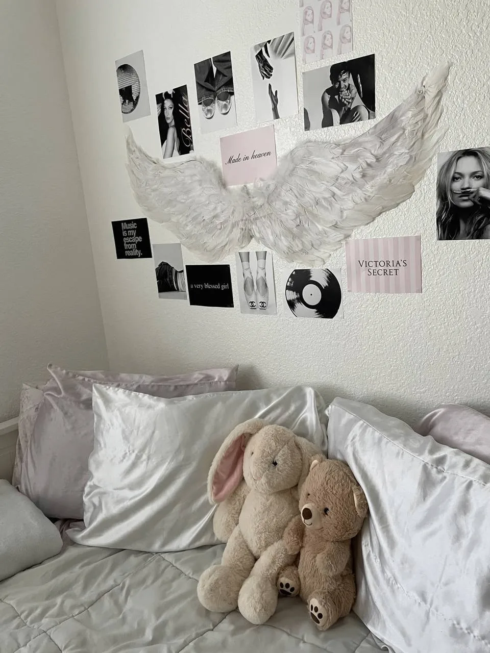 ˖Ი𐑼⋆ Ловите идеи как можно оформить комнату  ⋆˙⟡

— Как вам? ₍^. .^₎⟆
{ ❤️ } — клааасс, го больше т