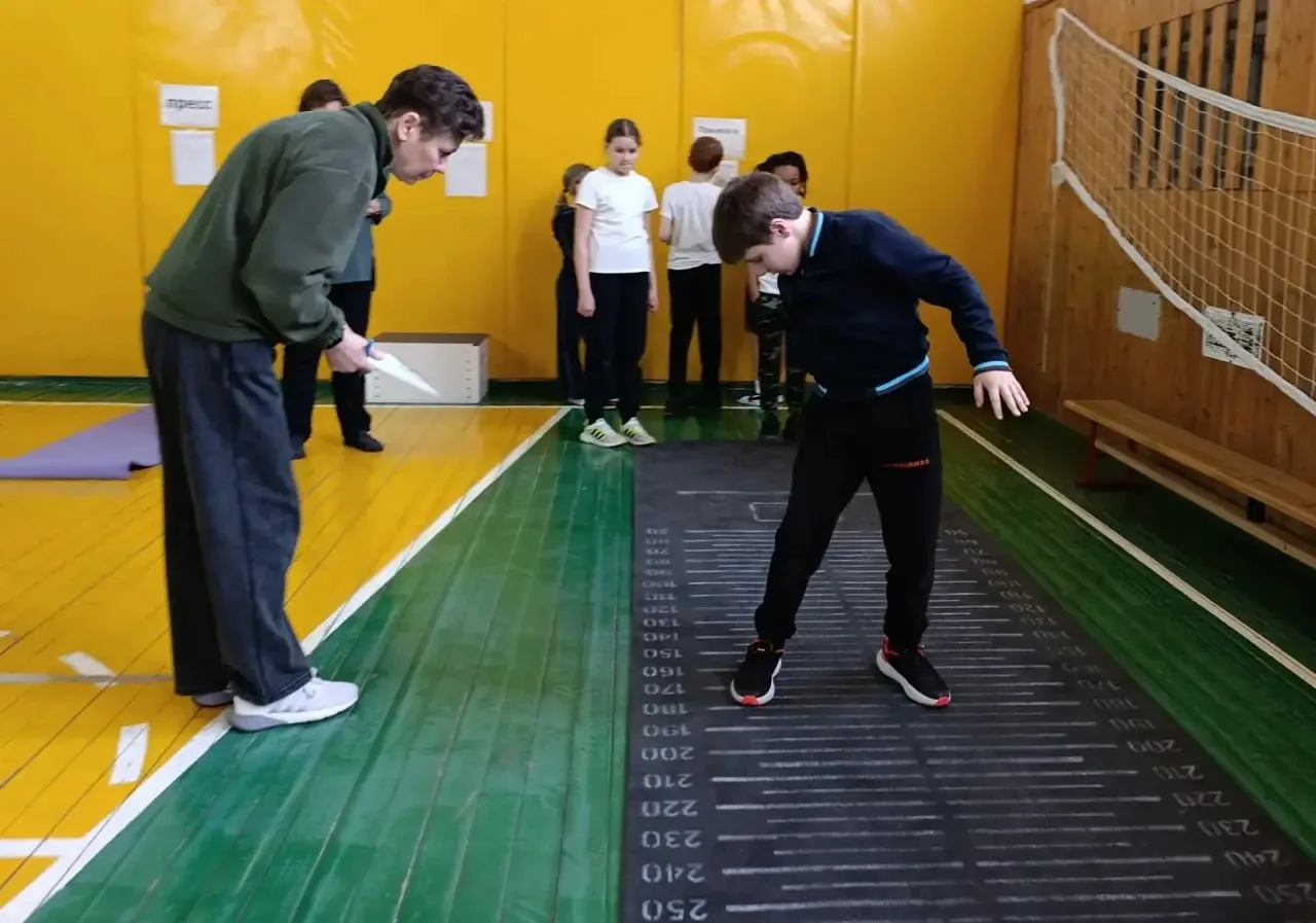 🏃‍ГТО В  ШКОЛЕ!💪  💥 В нашей школе вчера сдавали нормативы ГТО — это комплекс тестов на силу, скорост