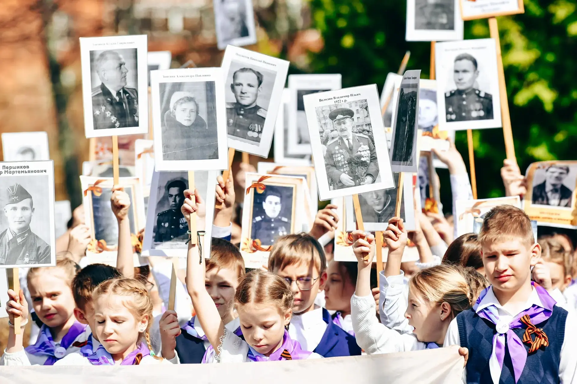 🇷🇺 В Подмосковье стартовал патриотический марафон «Наследники Победы»!   До 9 мая в школах и колледж