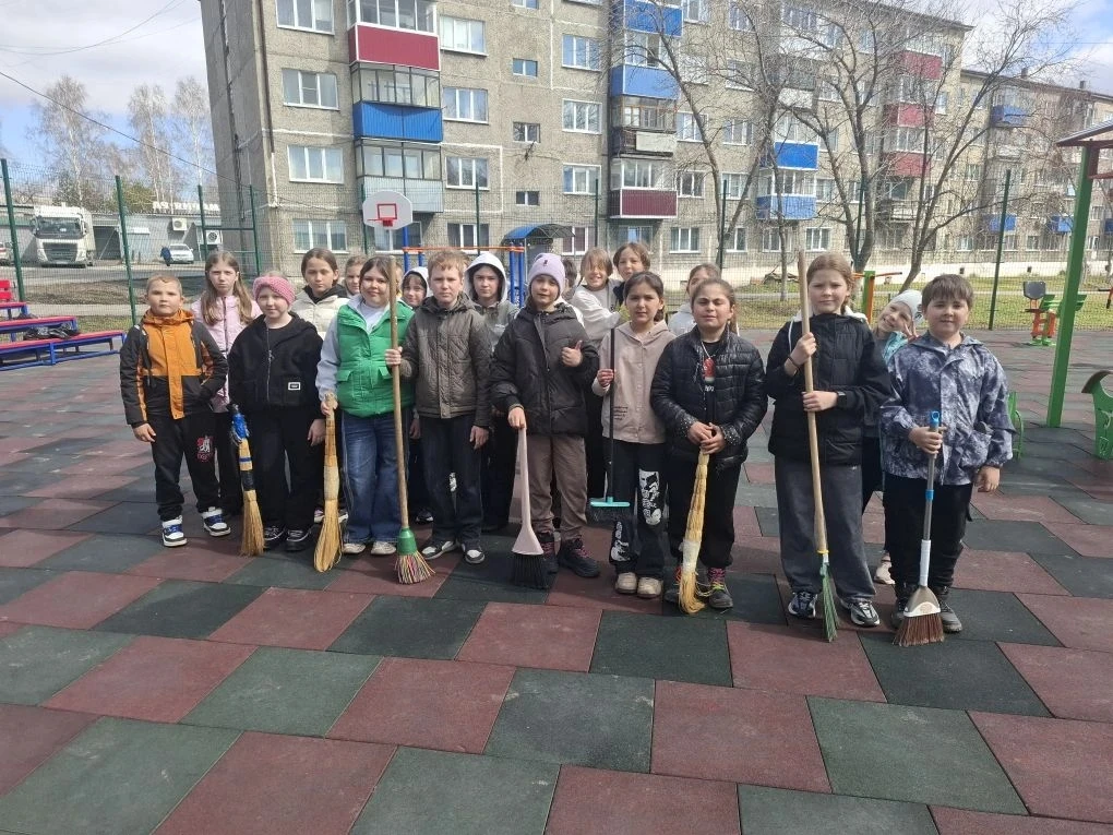 🌿  Сегодня, 24 апреля 2026 года, наша школа вышла на Всероссийский субботник!