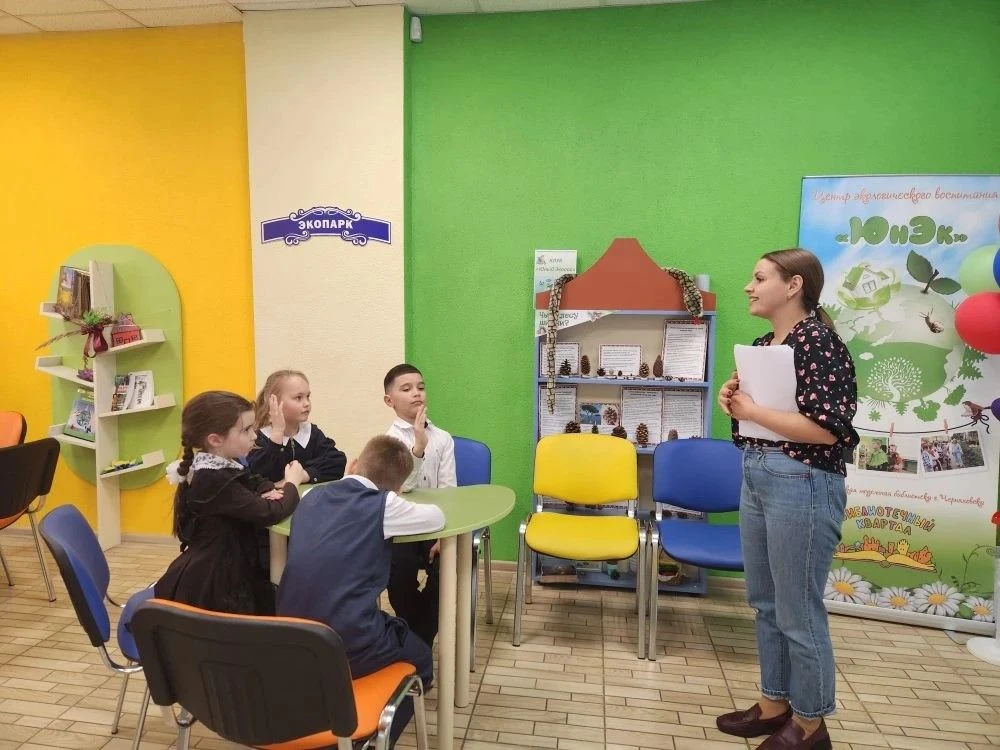 Сегодня обучающиеся 1 "Б" класса совершили увлекательное путешествие в городскую библиотеку, где их 