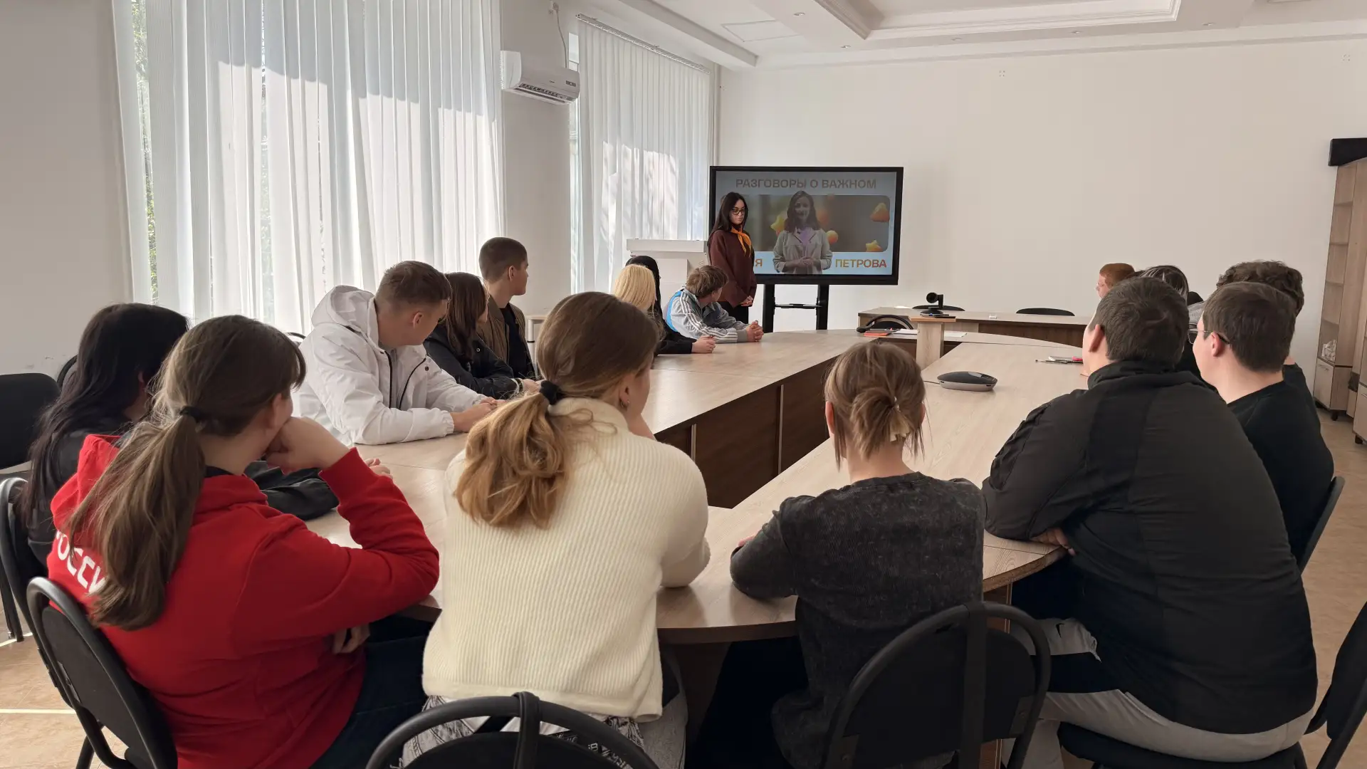 🌾 Традиционно учебная неделя в Скадовском аграрном колледже началась с Разговоров о важном!   🗓Тема: