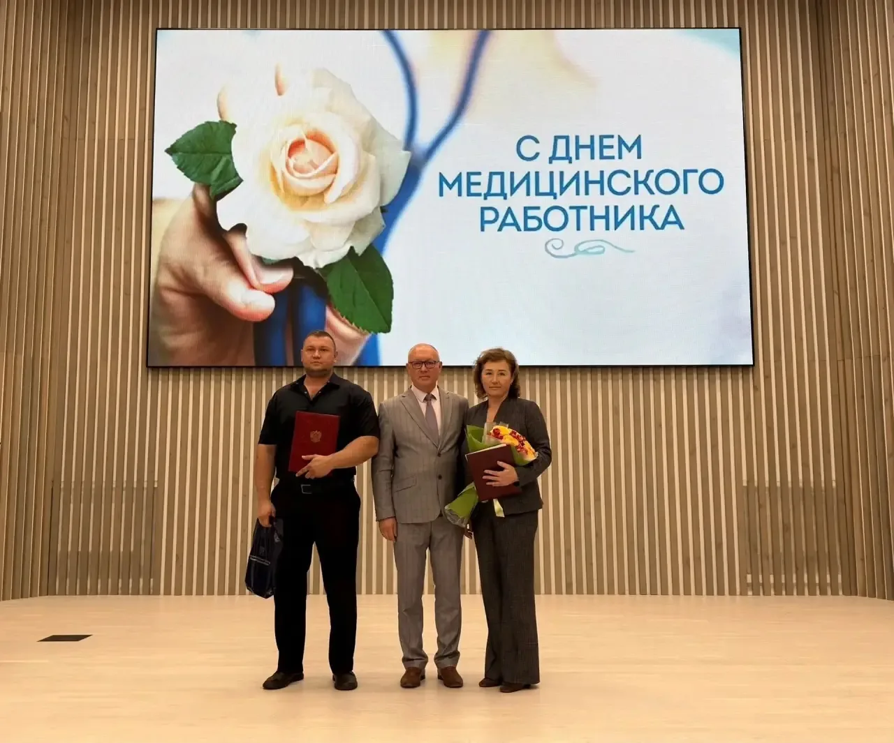 ✨ Сегодня в администрации Кингисеппского района чествовали людей, чья профессия требует не только гл