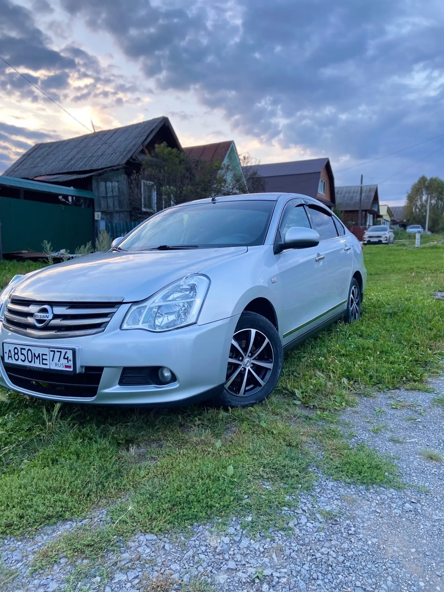 Продам Nissan Almera 2013 года. Пробег: 150000 В отличном состоянии. Есть кондиционер, ...
